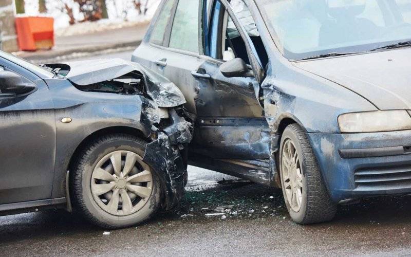 Najpierw jechał zygzakiem, potem uderzył w płot