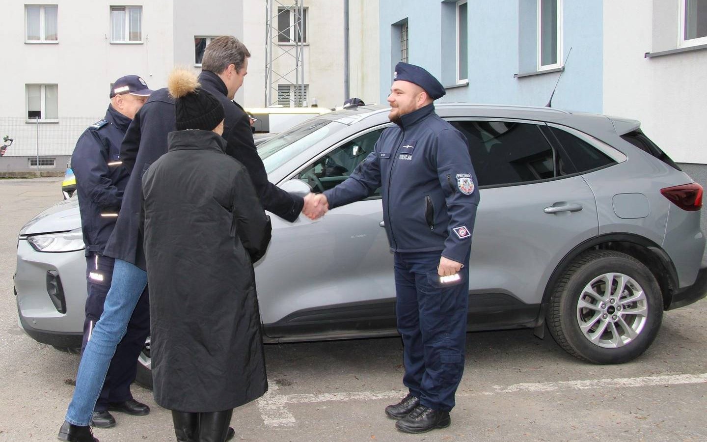 Nowe radiowozy dla policji w Oświęcimiu, Kętach i Zatorze – FOTO