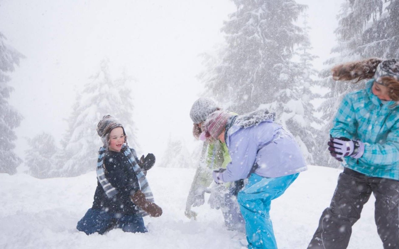 Wokół Akropolu: Edukacyjne ferie w Ratuszu dla młodych odkrywców