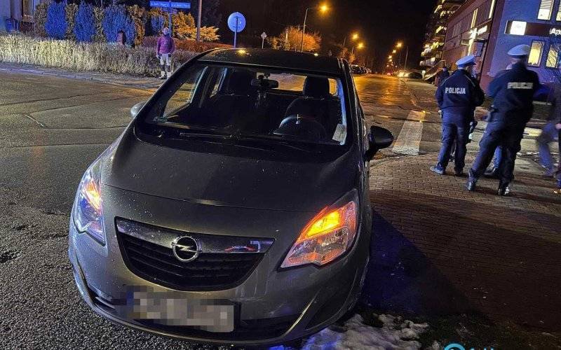 Potrącony 16-latek. Przechodził z matką przez jezdnię