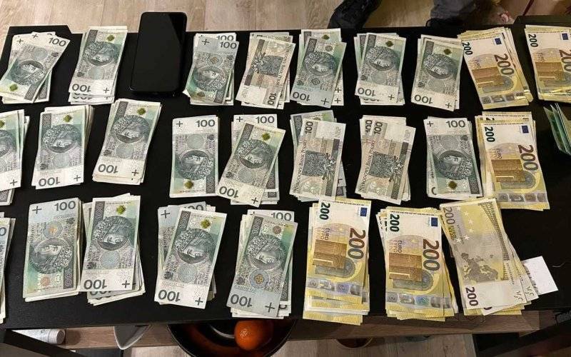 Kęccy kryminalni złapali włamywacza i odzyskali pieniądze