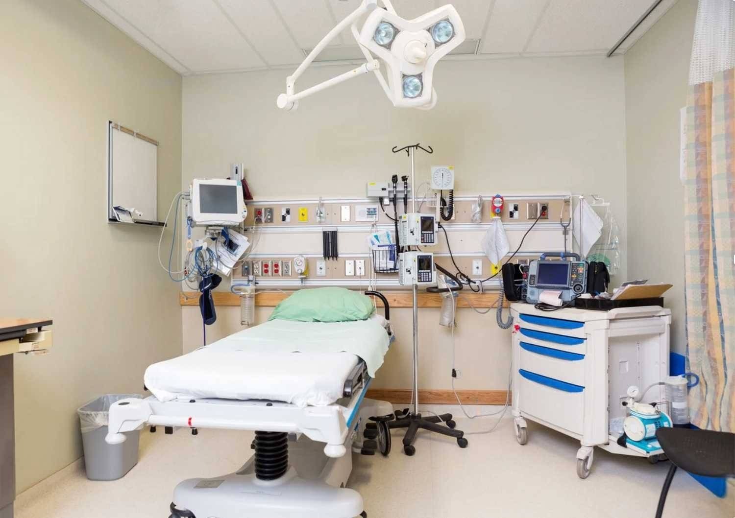 Gdzie szukać pomocy, gdy w czasie ferii zaatakuje choroba?