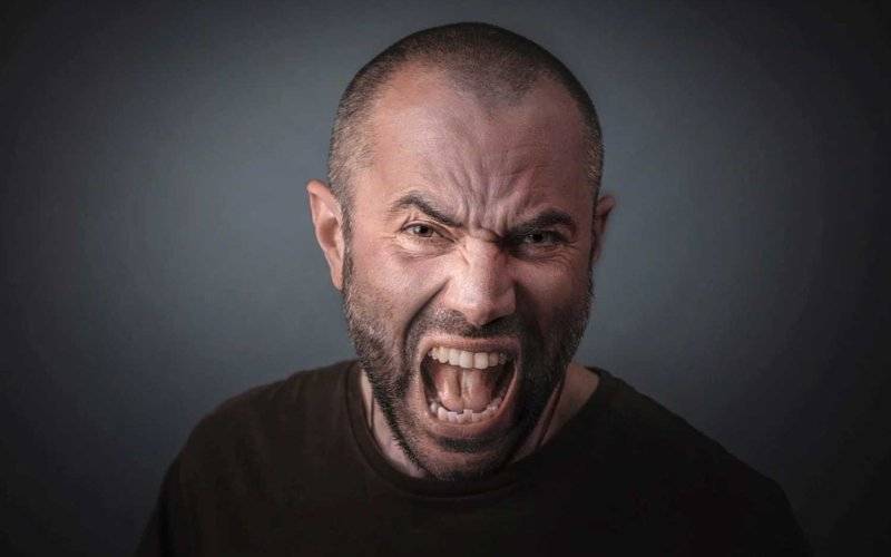 Mężczyzna znęcał się nad matką staruszką
