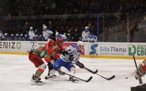 Oświęcimianie odczarowali Stadion Zimowy w Sosnowcu