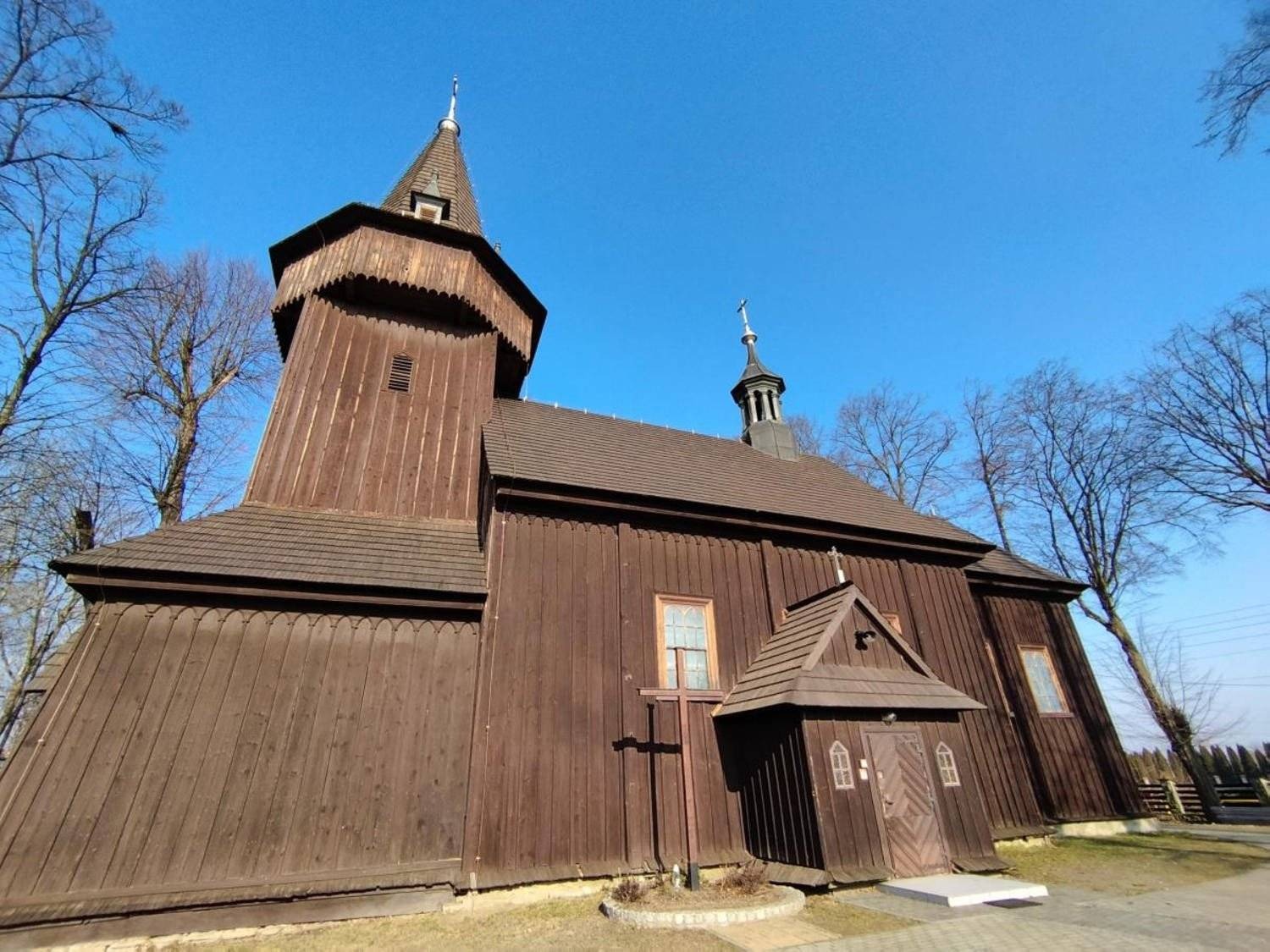 Zabytkowy kościół w Palczowicach ma nowy dach – FOTO