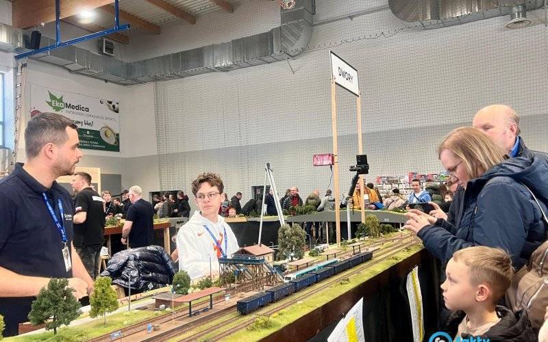 Miniaturowe pociągi zachwyciły odwiedzających w Kozach – FILM