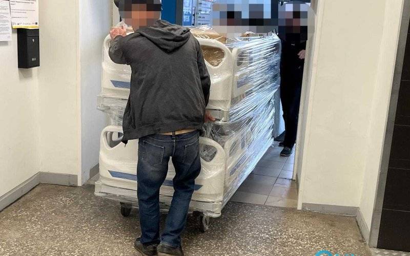 Nowe łóżka na oddział dziecięcy przyjechały do szpitala – FOTO