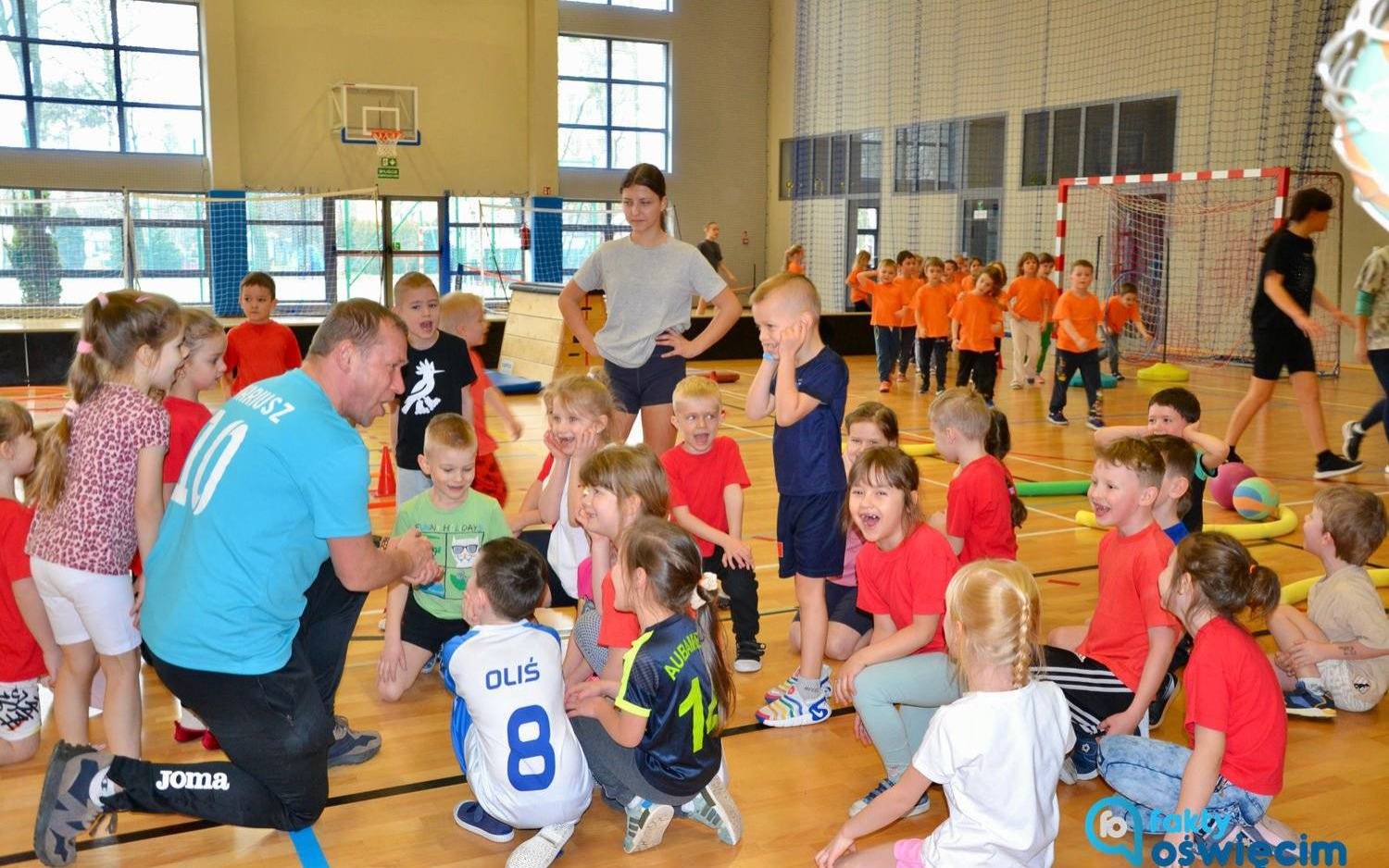 Zabawa, sport i integracja. Młodzi sportowcy w SP nr 8 – FILM