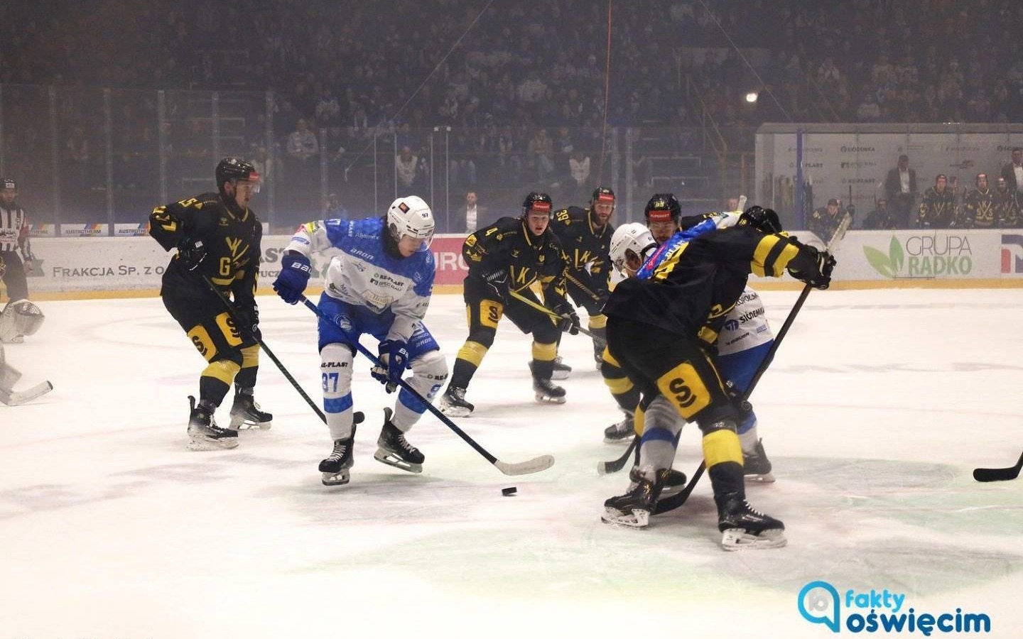 Królowa abdykuje. Newralgiczny cios jeszcze przed meczem – FOTO