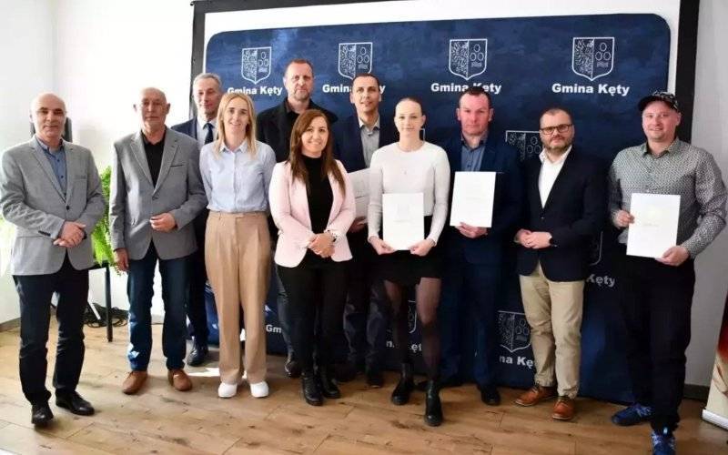 Kęcki samorząd docenił sportowych szkoleniowców młodych ludzi