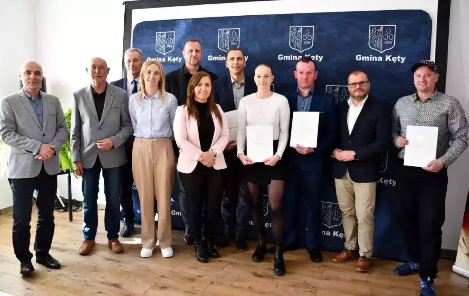 Kęcki samorząd docenił sportowych szkoleniowców młodych ludzi