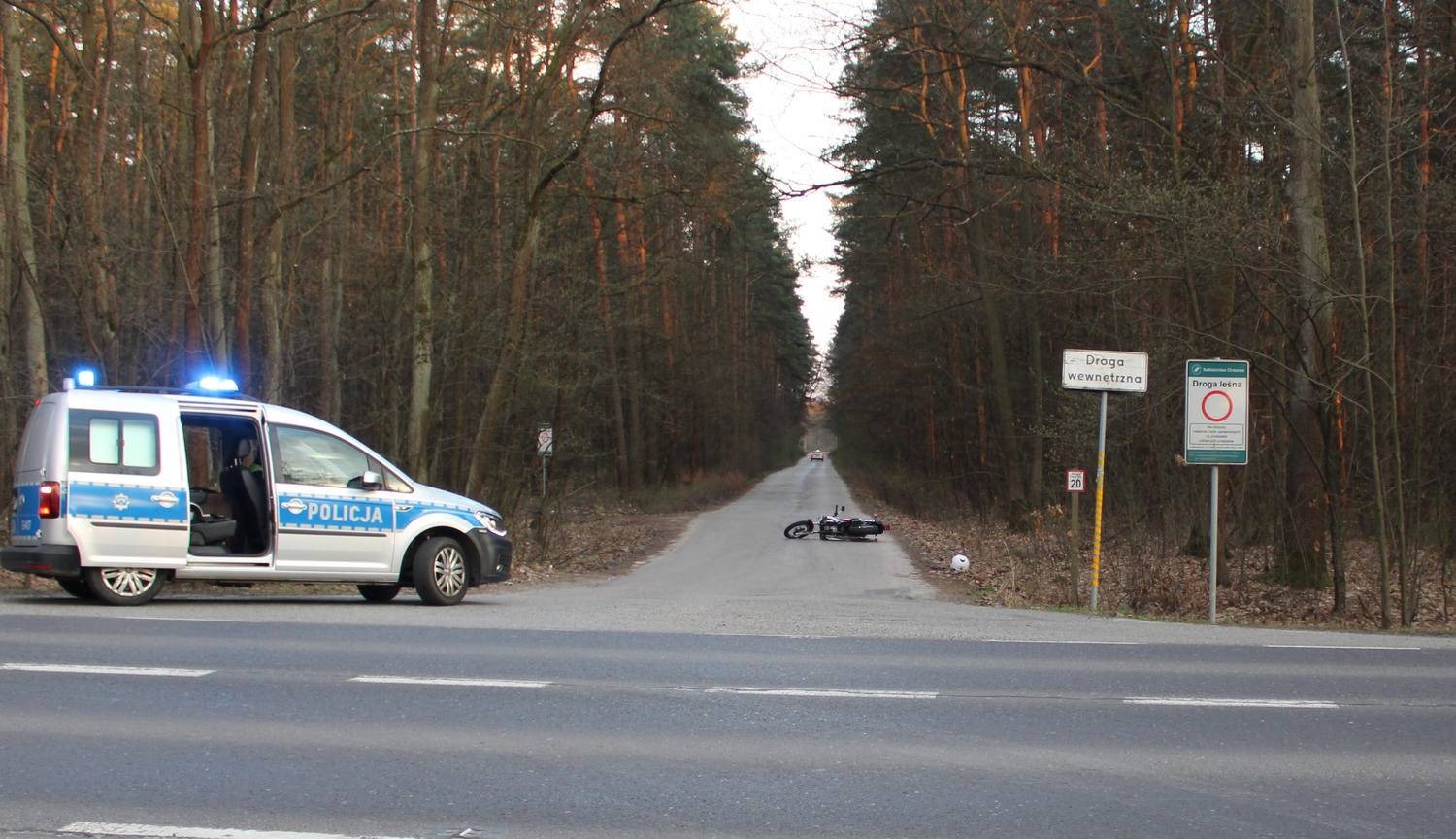 Policja szuka kierującej srebrną hondą po zderzeniu z motocyklem