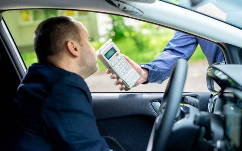 Bandyta drogowy za kierownicą