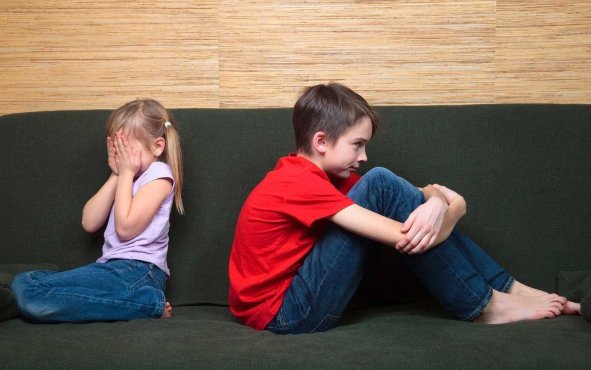 Czworo dzieci z pijaną matką