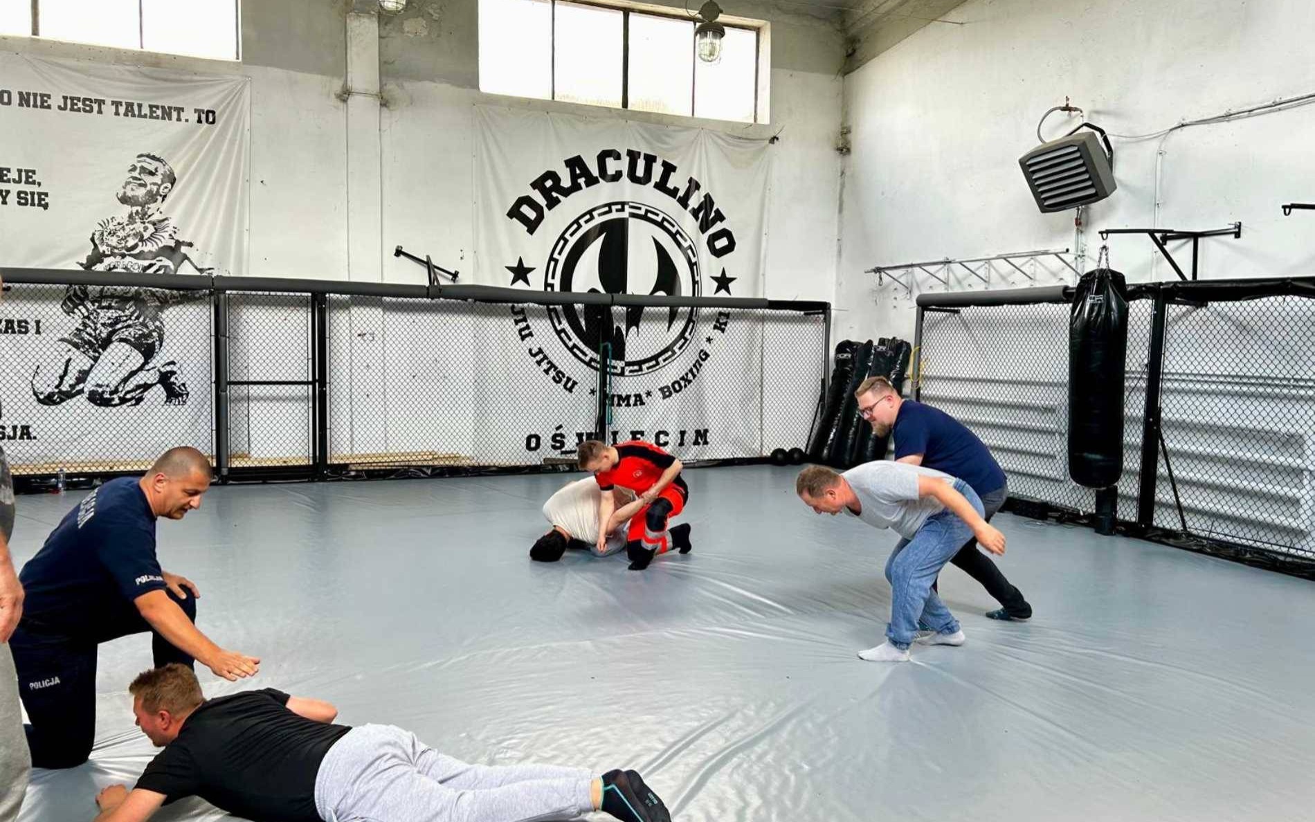 Kolejne szkolenie samoobrony dla ratowników medycznych – FOTO