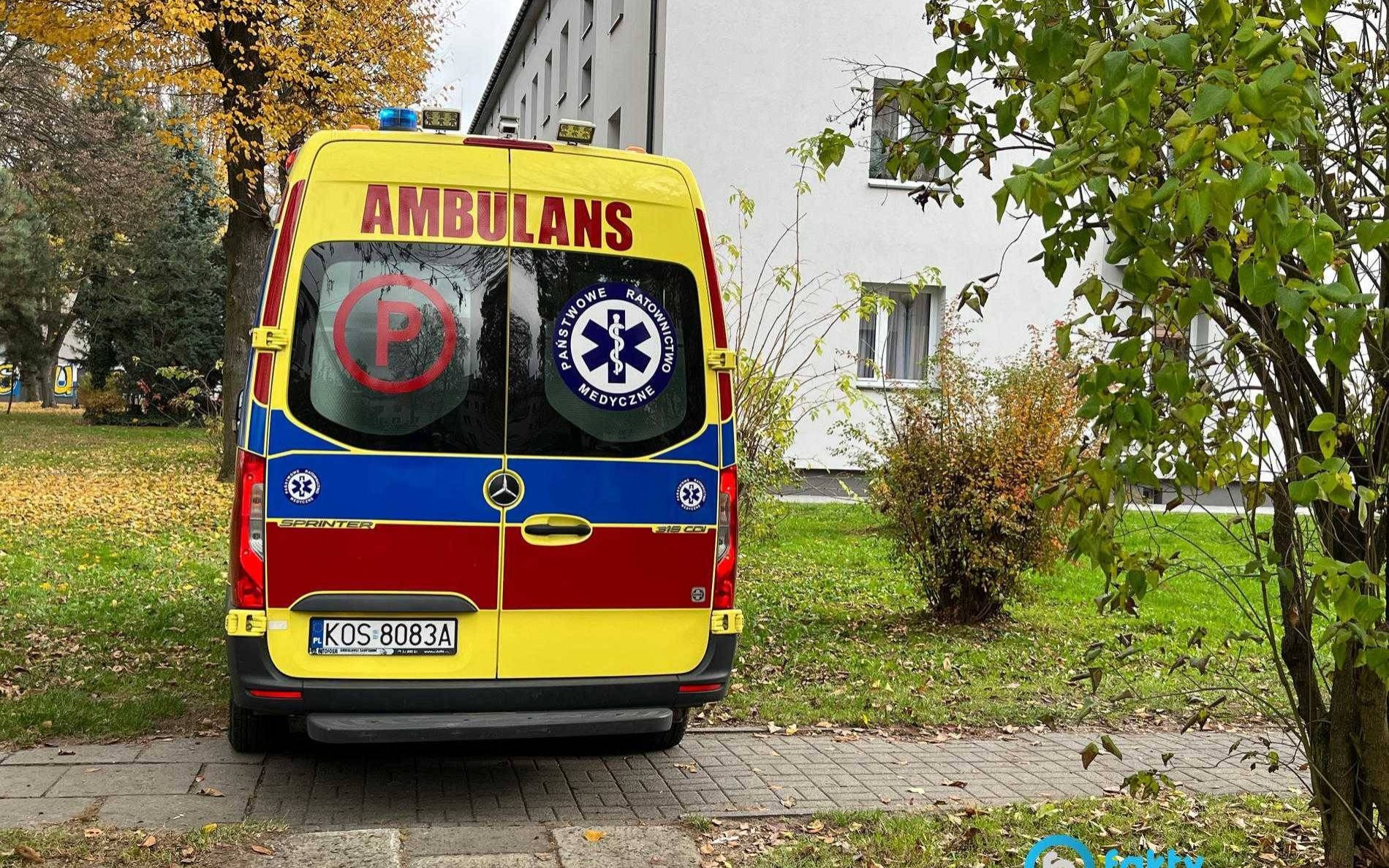 Wołanie o ratunek. Seniorka przewróciła się i nie mogła wstać