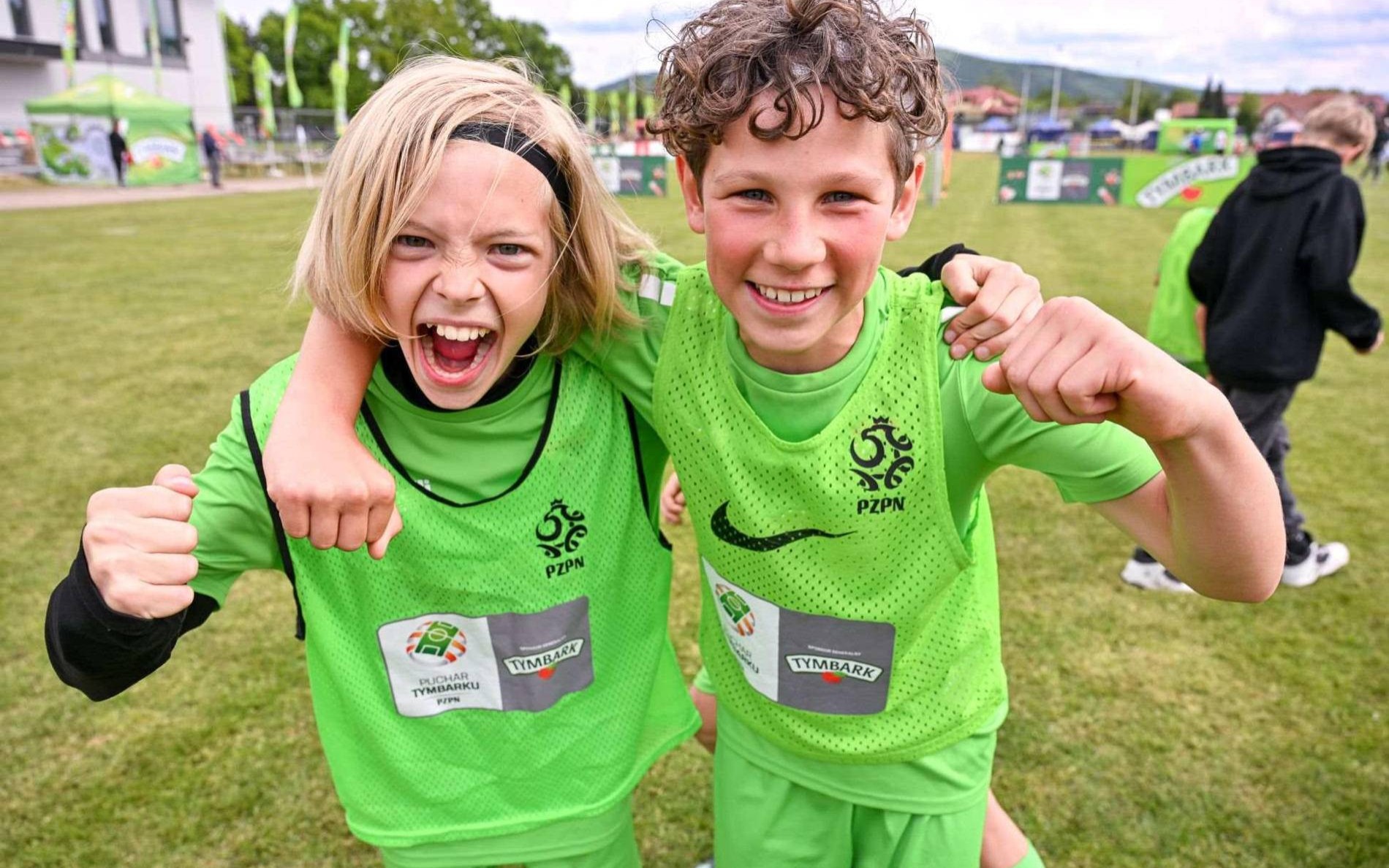 Piotrowiczanki w drodze na Stadion Śląski – FOTO