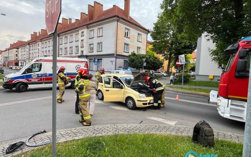 Fiat panda zderzył się z audi – FOTO