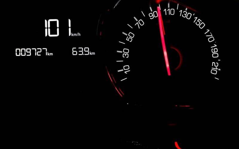 W obszarze zabudowanym jechał ponad 120 km na godz. – FILM
