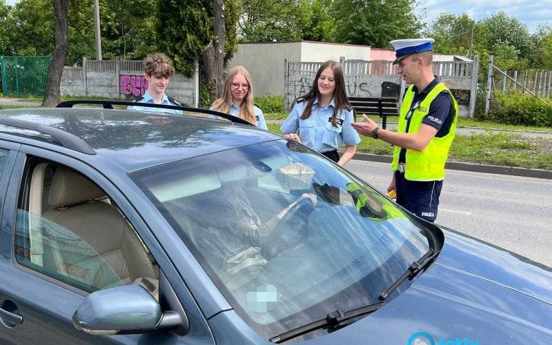 Wspólna akcja drogówki i uczniów z Ozetów – FOTO