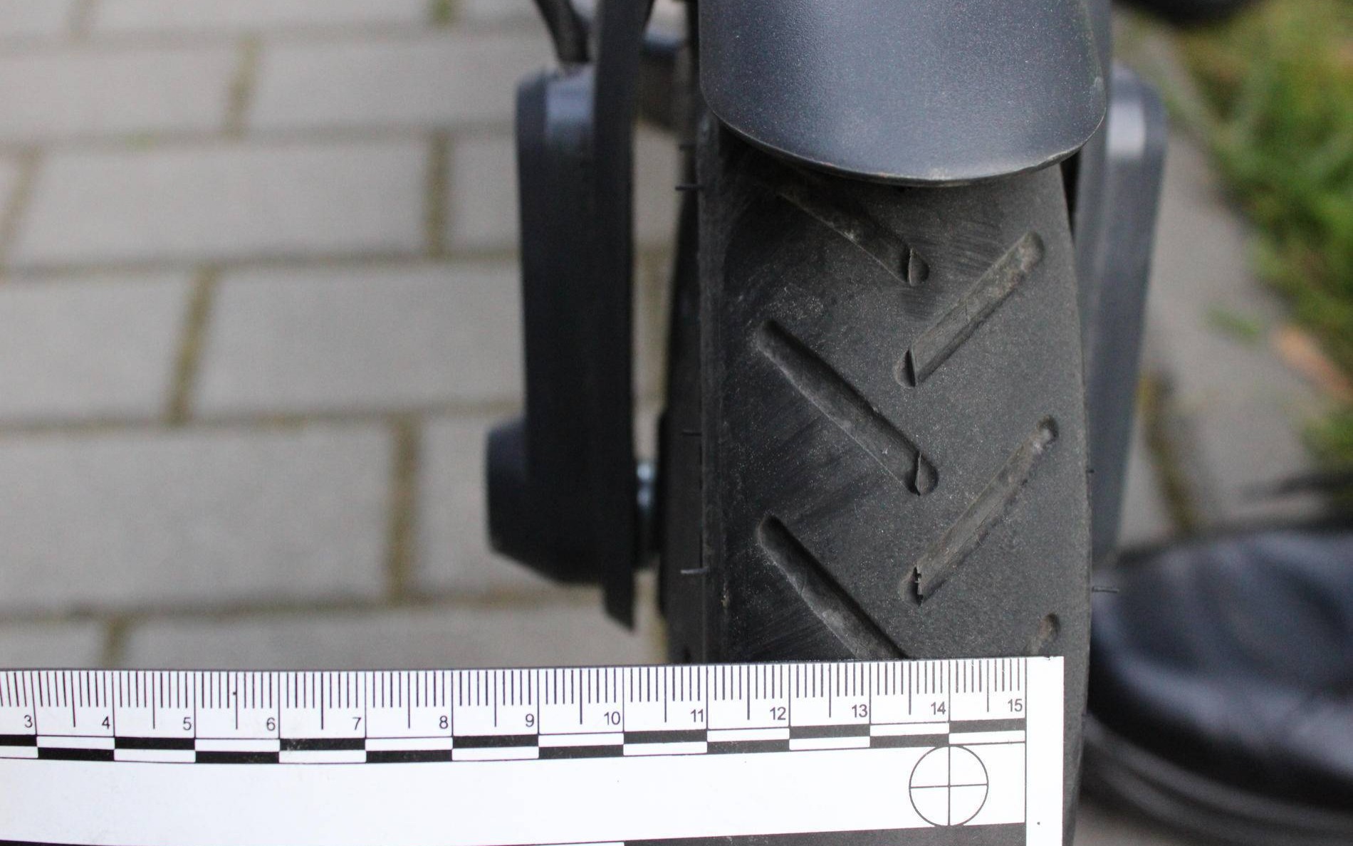 Stracił panowanie nad hulajnogą. Trafił do szpitala