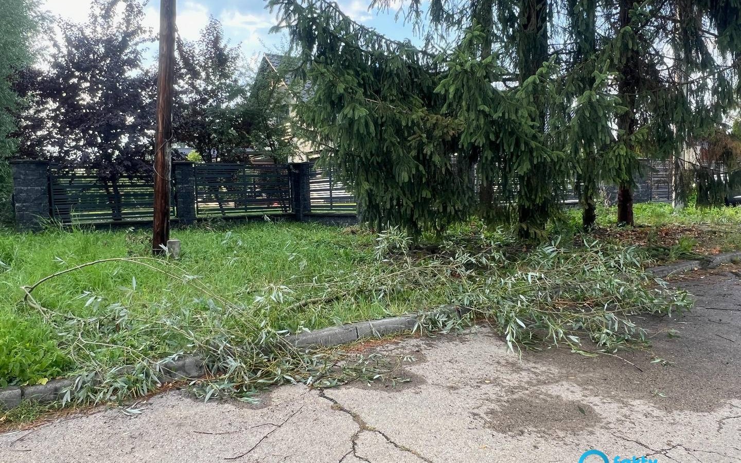 Burze i grad na horyzoncie. Dzisiejszy alarm pogodowy