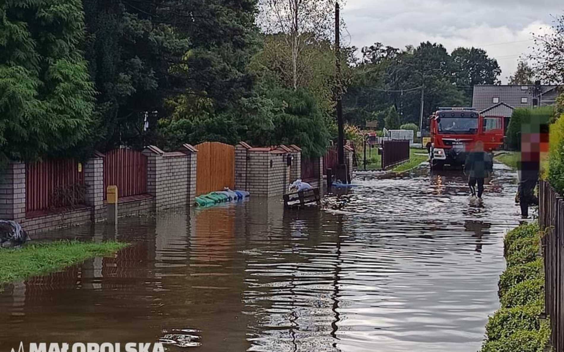 Most i drogi ucierpiały podczas powodzi. Są pieniądze na naprawy