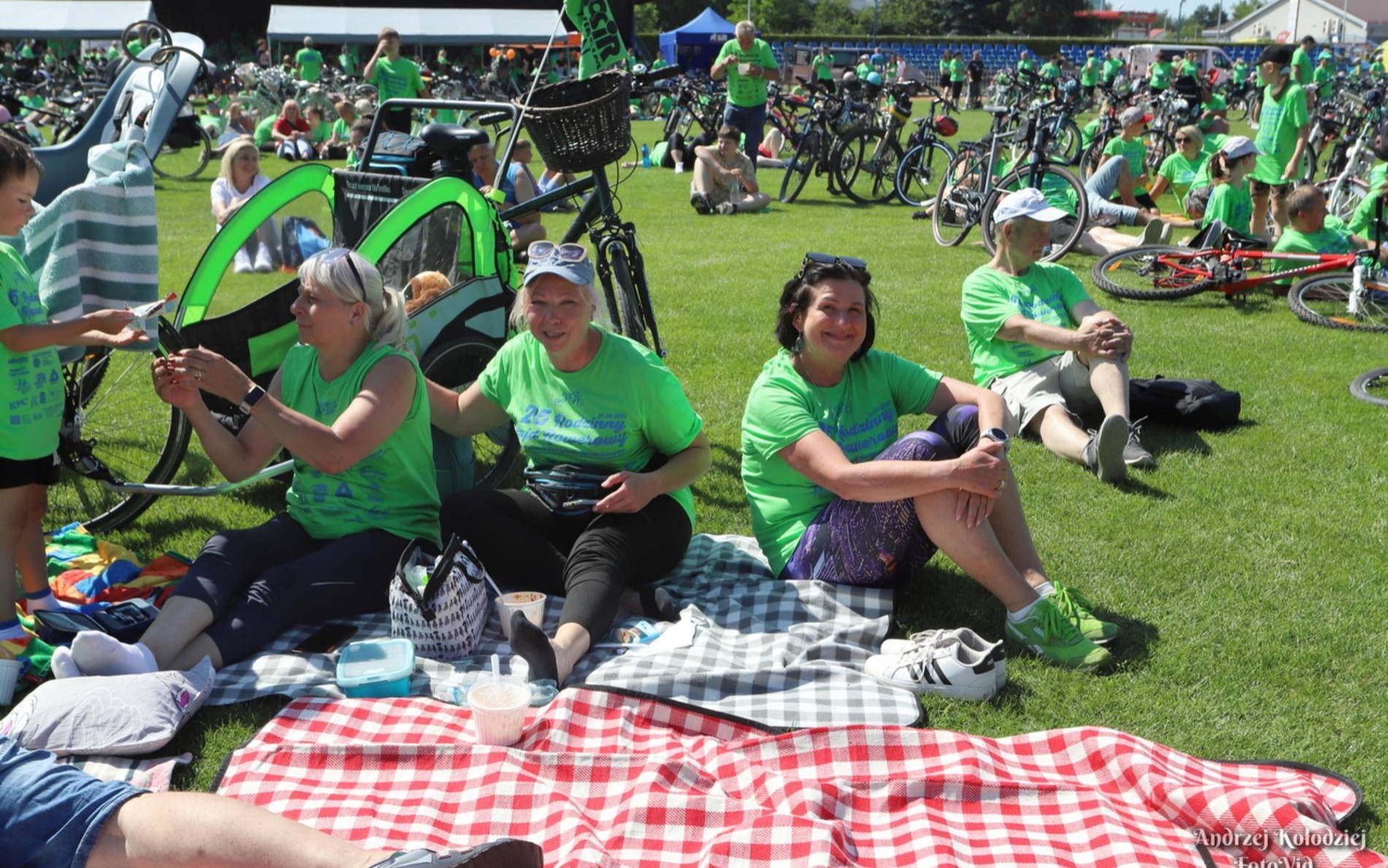 Słoneczny rajd i rodzinna atmosfera na dwóch kółkach – FOTO