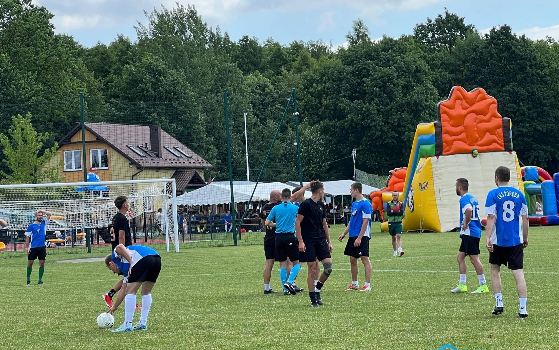 Futbol dla firm, czyli cyklicznie w Porębie Wielkiej – FILM, FOTO