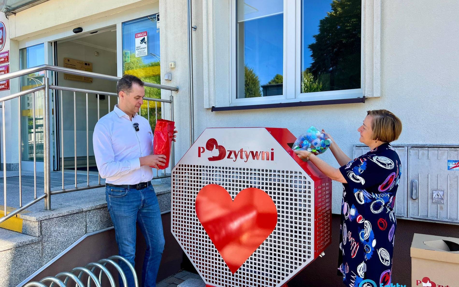 Nowy pojemnik na nakrętki w Oświęcimiu. Zbiórka trwa – FILM