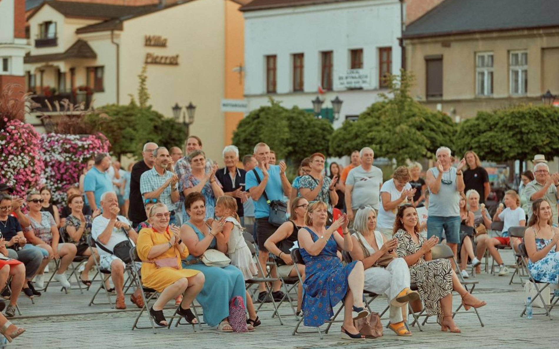 Letni festiwal orkiestr ożywił rynek w Oświęcimiu – FILM, FOTO