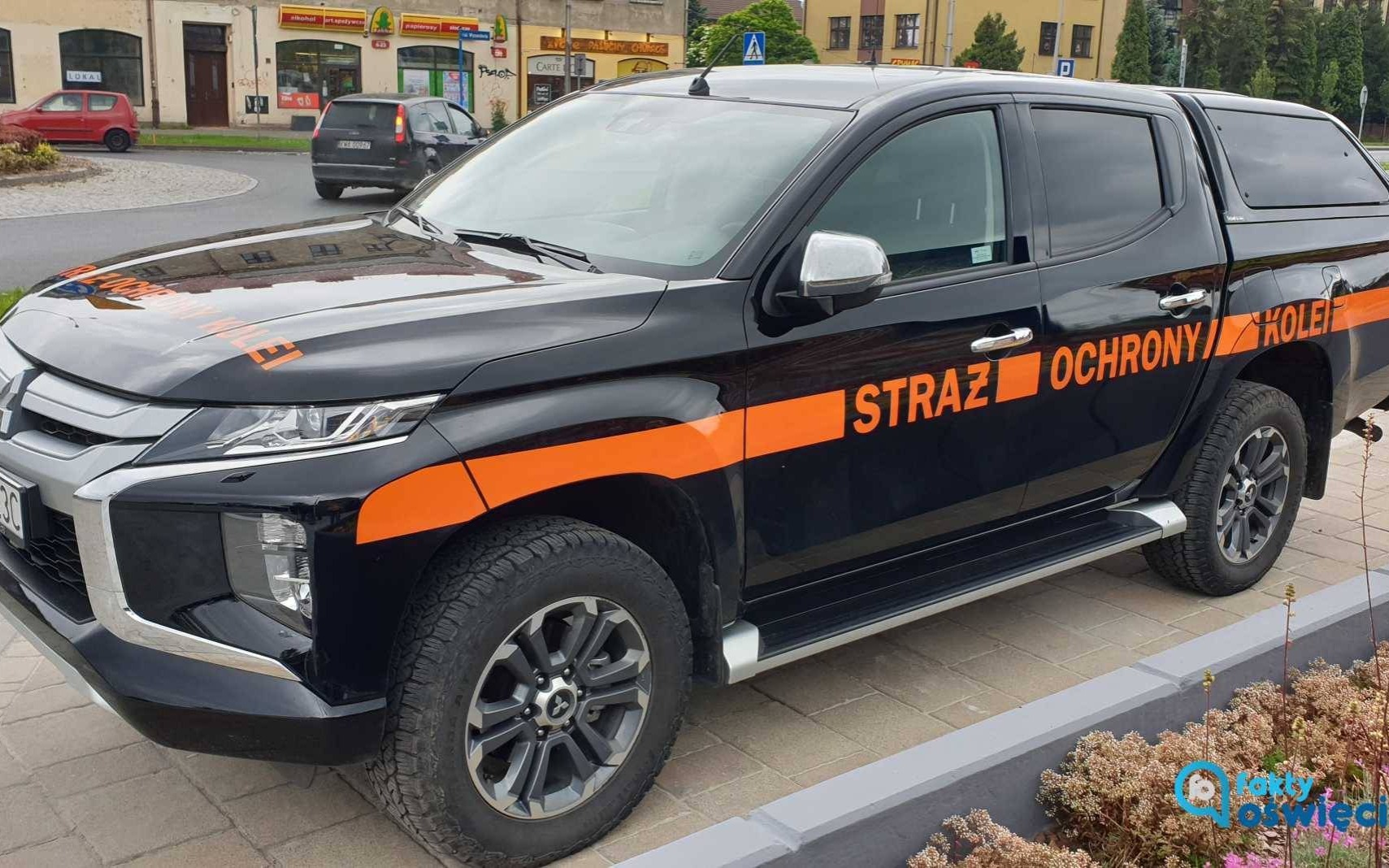 Częstsze patrole straży ochrony kolei w rejonie mostu kolejowego w Kętach