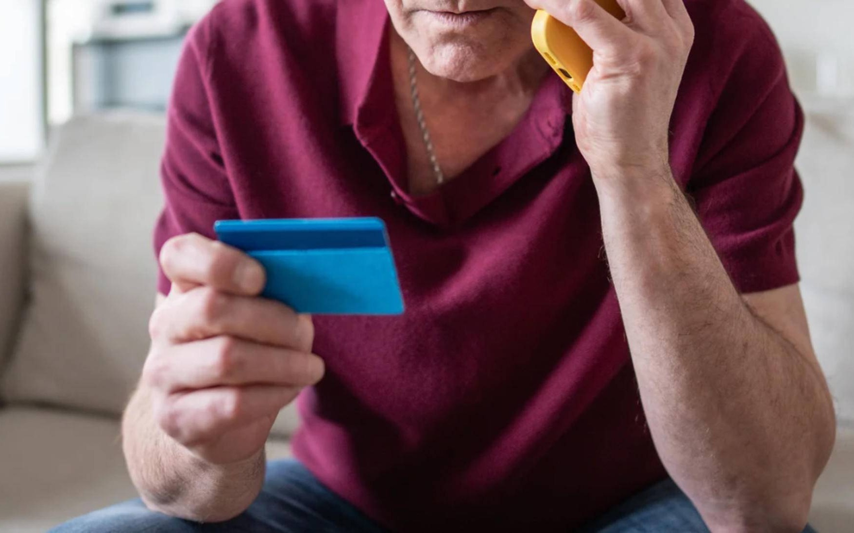 70‑latek stracił 81  tysięcy złotych na fałszywe akcje