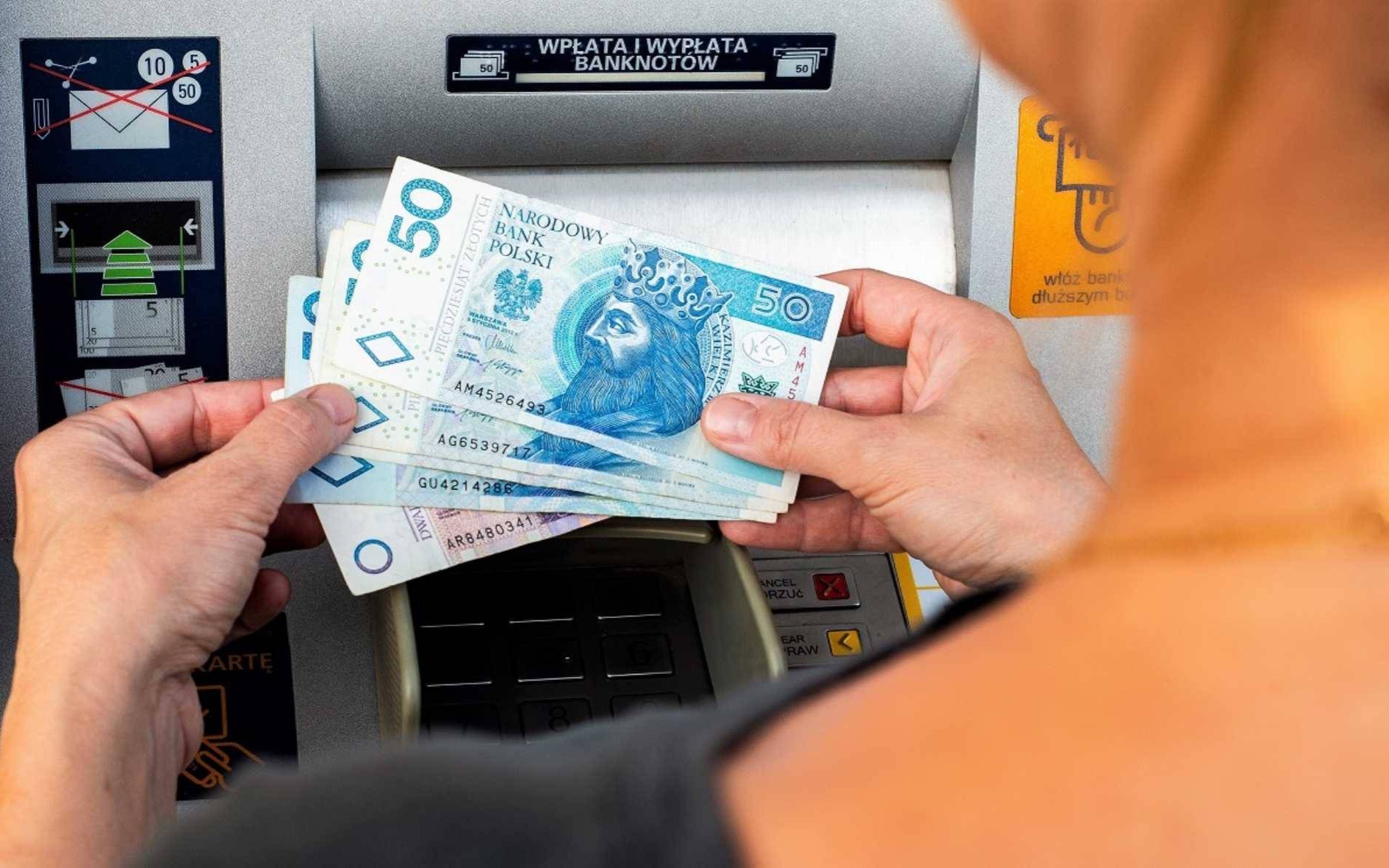 Nowa metoda oszustwa: Przestępcy namawiają do składania reklamacji w banku 