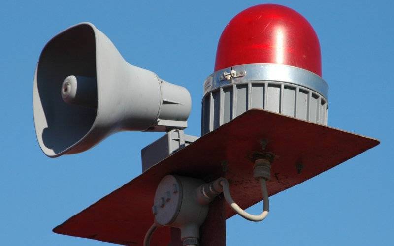 Syrena zabrzmi pod mostem na Sole