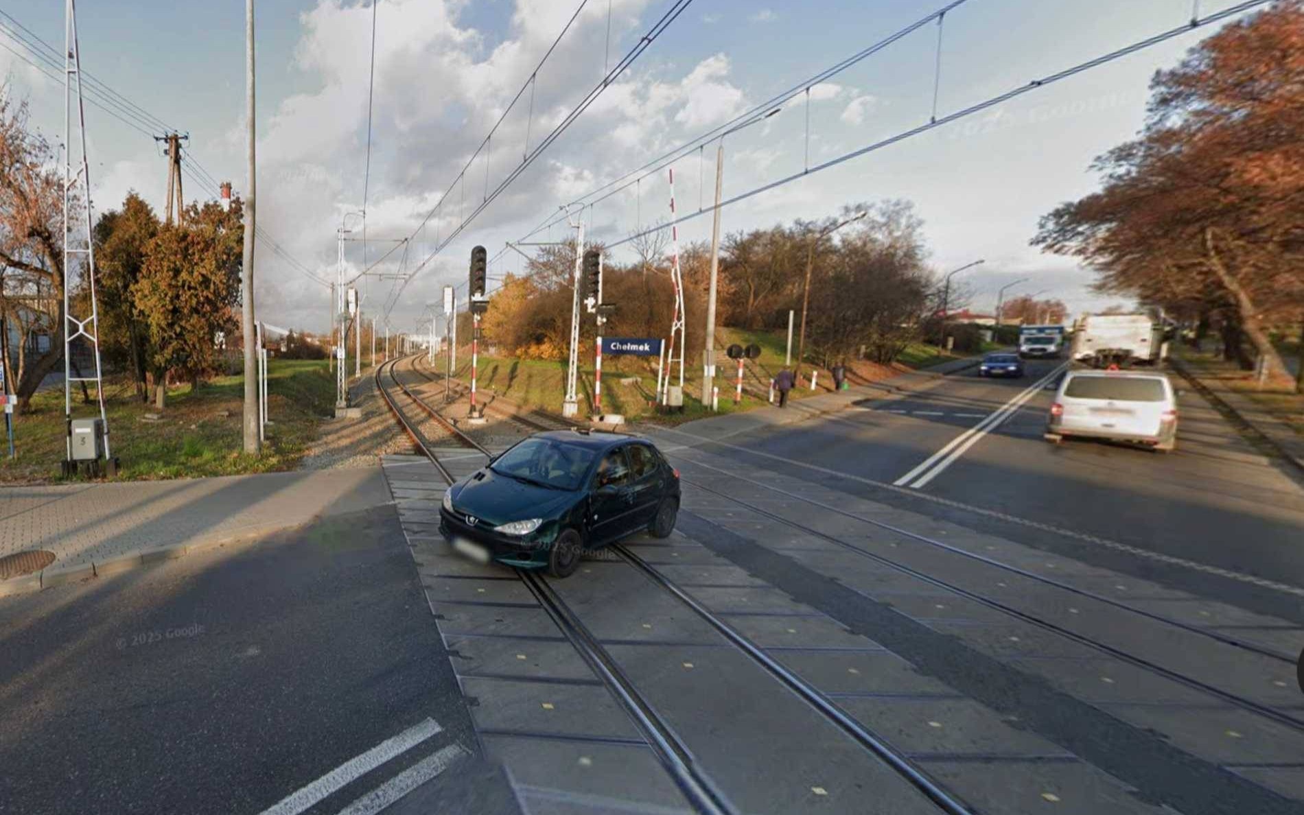 Przejazd kolejowy w Chełmku pozostaje bez zmian