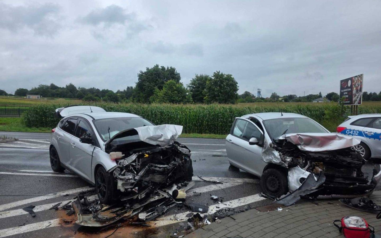 Czołowe zderzenie podczas hamowania – FOTO