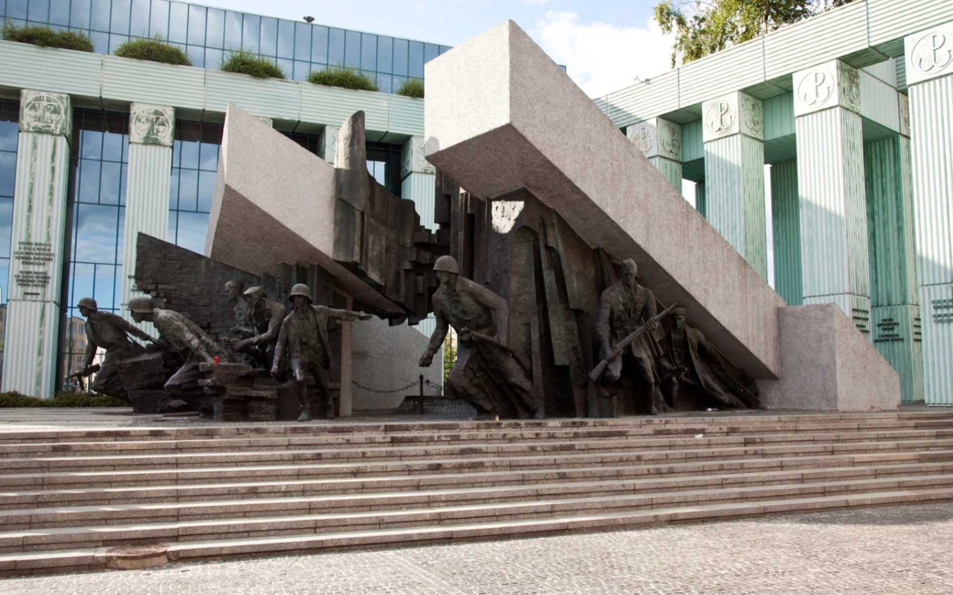 Zawyją syreny. 81 lat temu wybiła godzina W