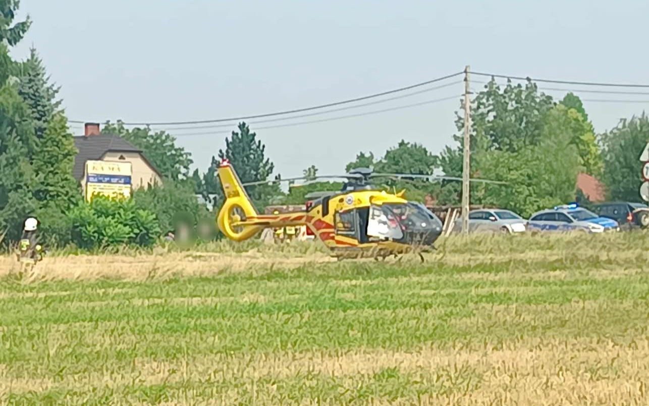 Mężczyzna znalazł nieprzytomnego rowerzystę. Szybka reakcja uratowała życie