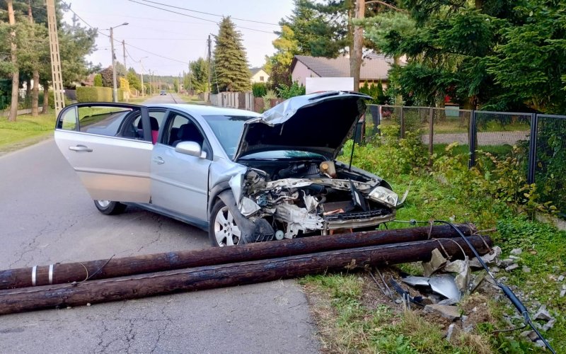 Ciężarna kierująca po alkoholu. Uderzyła w słup, wiozła dwulatkę