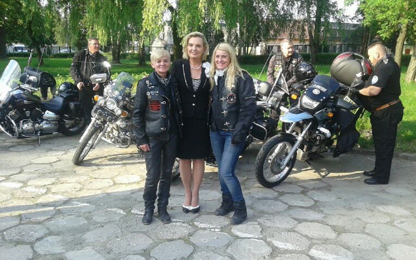 Motocykliści z Oświęcimia spotkali się z minister Anną Marią Anders