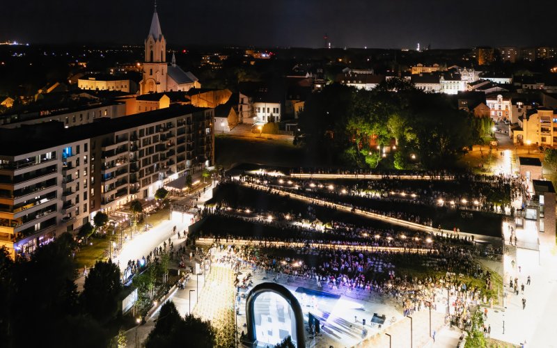 Niesamowite show w Oświęcimiu! Ogień i muzyka rozgrzały Tarasy nad Sołą