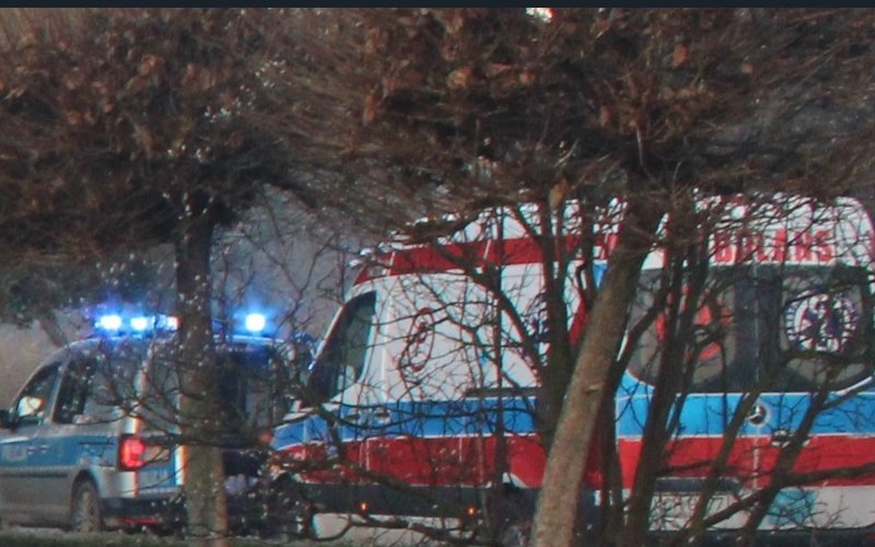 Dramatyczna interwencja w Oświęcimiu! Policjanci uratowali życie 23-latkowi