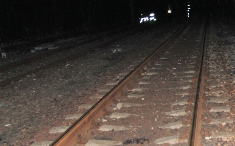 Nietrzeźwa kobieta chodziła po torach w Kętach. Miała trzy promile alkoholu