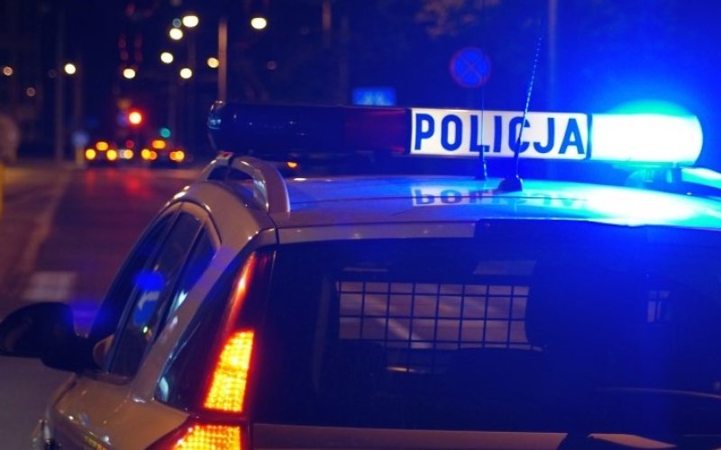 Policja ostrzega przed oszustką podającą się za pielęgniarkę z ZUS i reaguje na przemoc domową w Brzeszczach