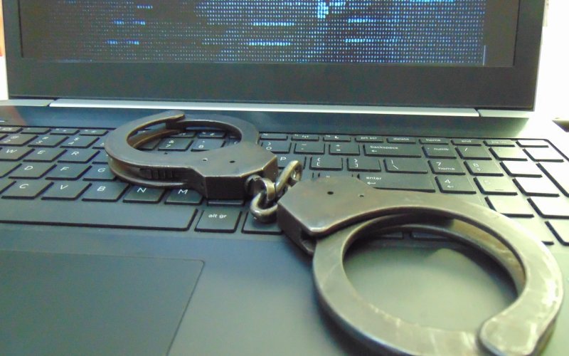 88-latek z Kęt stracił 99 tysięcy złotych po kliknięciu w link z ogłoszenia
