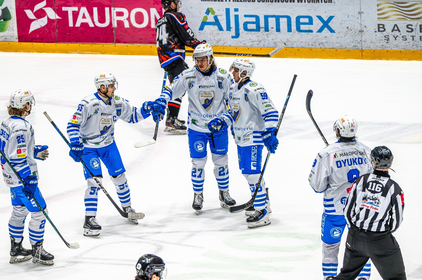 Unia Oświęcim rozbiła STS Sanok 9:1. Pokaz siły biało-niebieskich na własnym lodzie