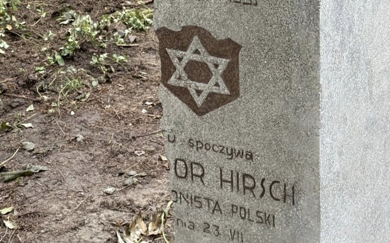 Uroczyste odsłonięcie nagrobka legionisty Icchaka Izydora Hirscha w Oświęcimiu