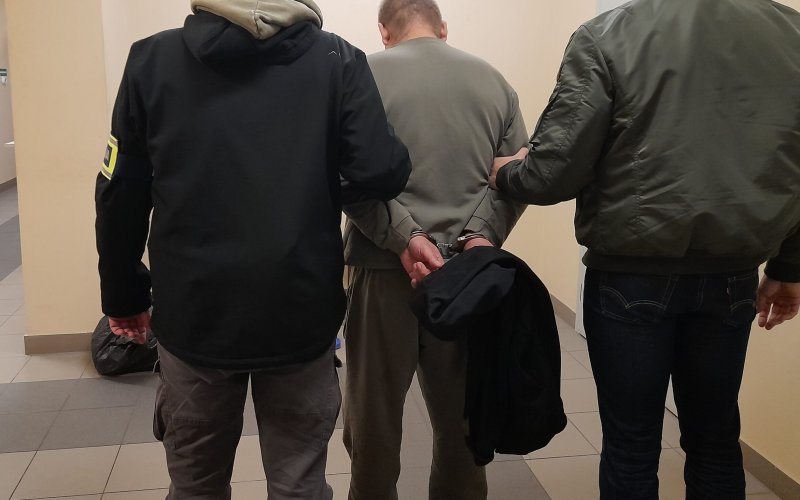 Zatrzymany poszukiwany kierowca ze Śląska. Próbował przekupić policjantów