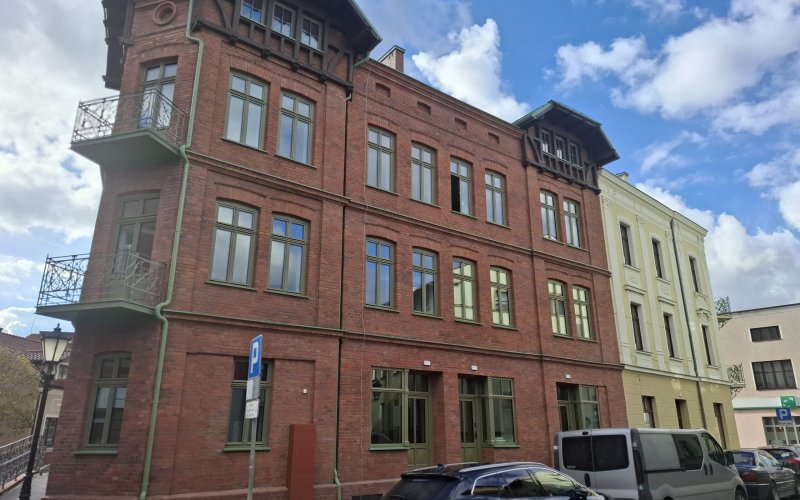 Zrewitalizowane kamienice przy ul. Mickiewicza gotowe. Pierwsi mieszkańcy już się wprowadzają